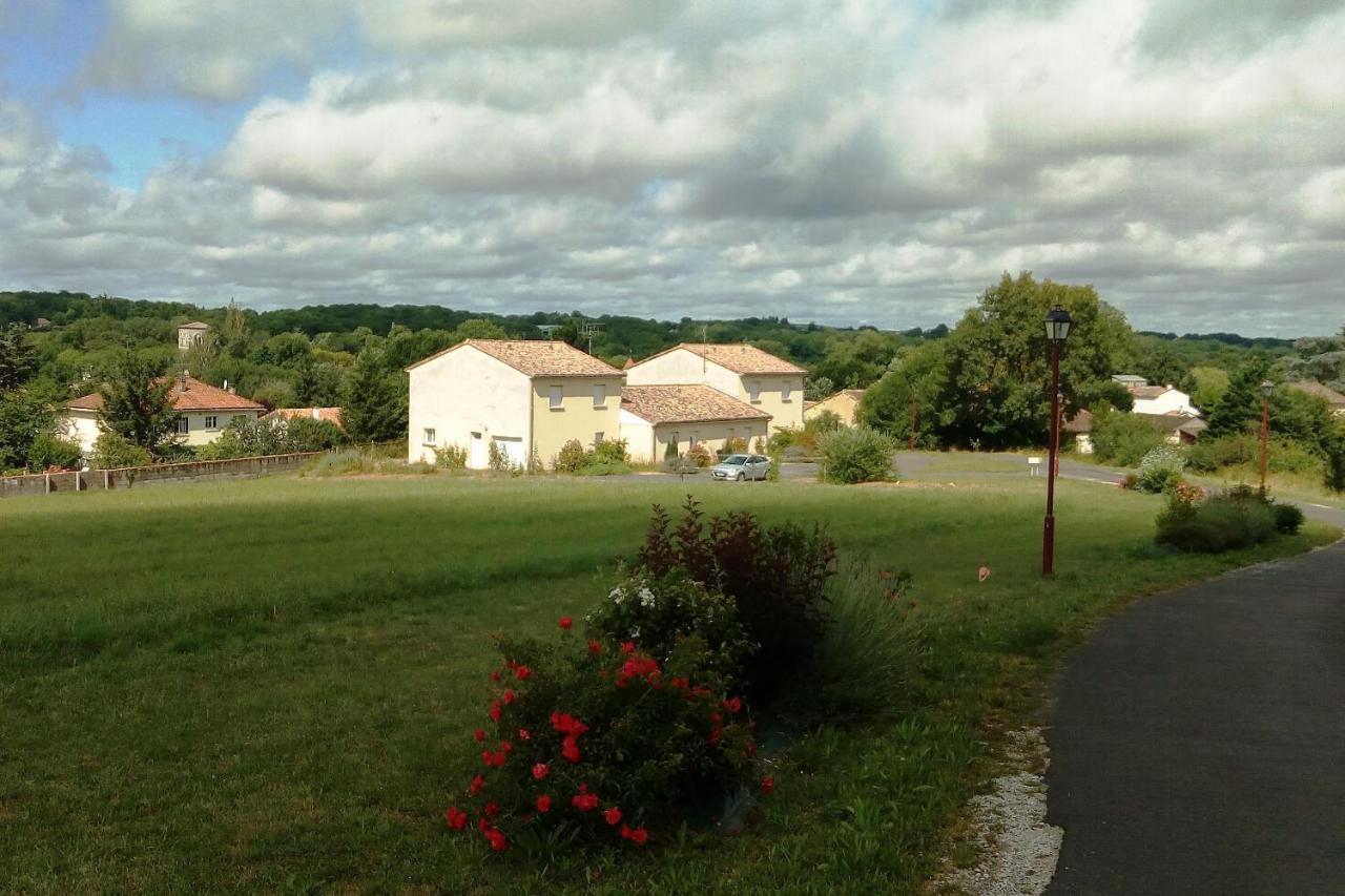 Bonabri Vacances - Chambres D'Hotes Chazelles  Bagian luar foto